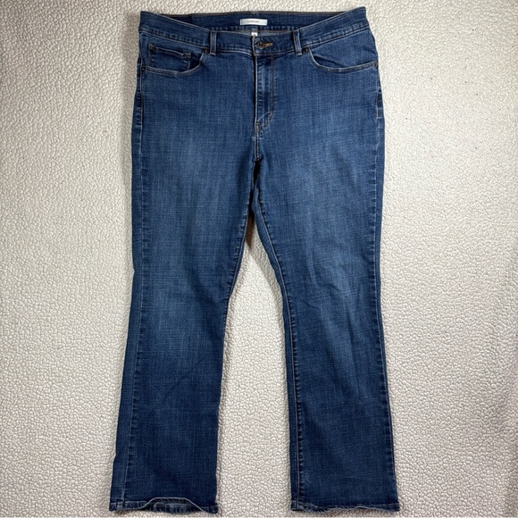 Levi Strauss & Co Women’s Classic Boot Size 16S W33 L30 Dark Wash Stretch Jeans - Picture 1 of 14